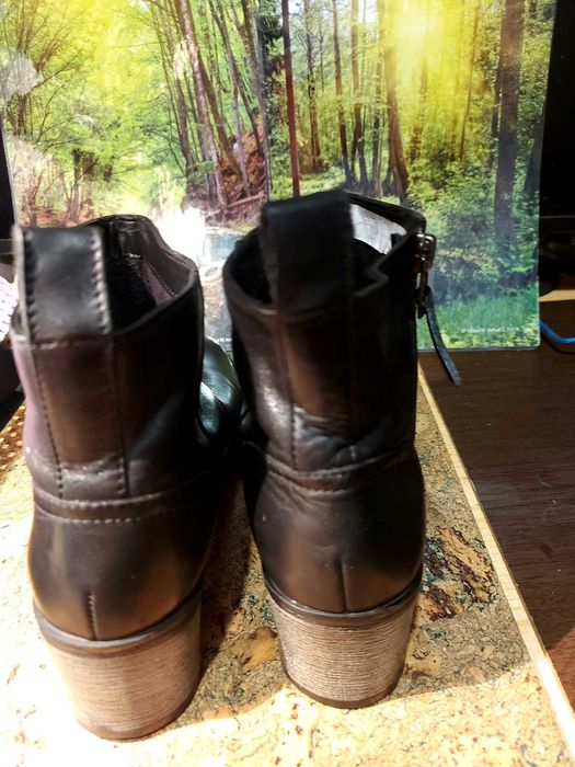 botki czarne,damskie ze skóry naturalnej ,rozm 39. Oferta aktualna
