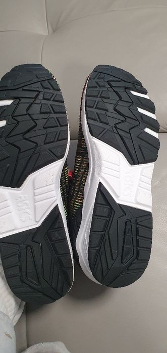 Buty Asic nowe 40