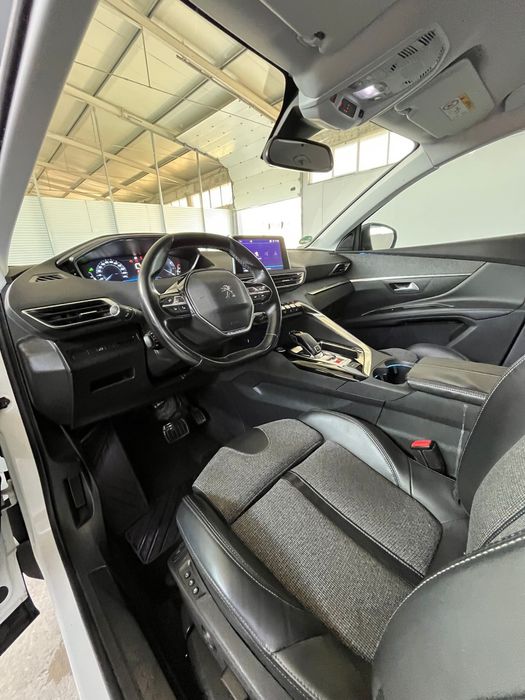 Peugeot 5008 allure  1.2 Puretec 130cv