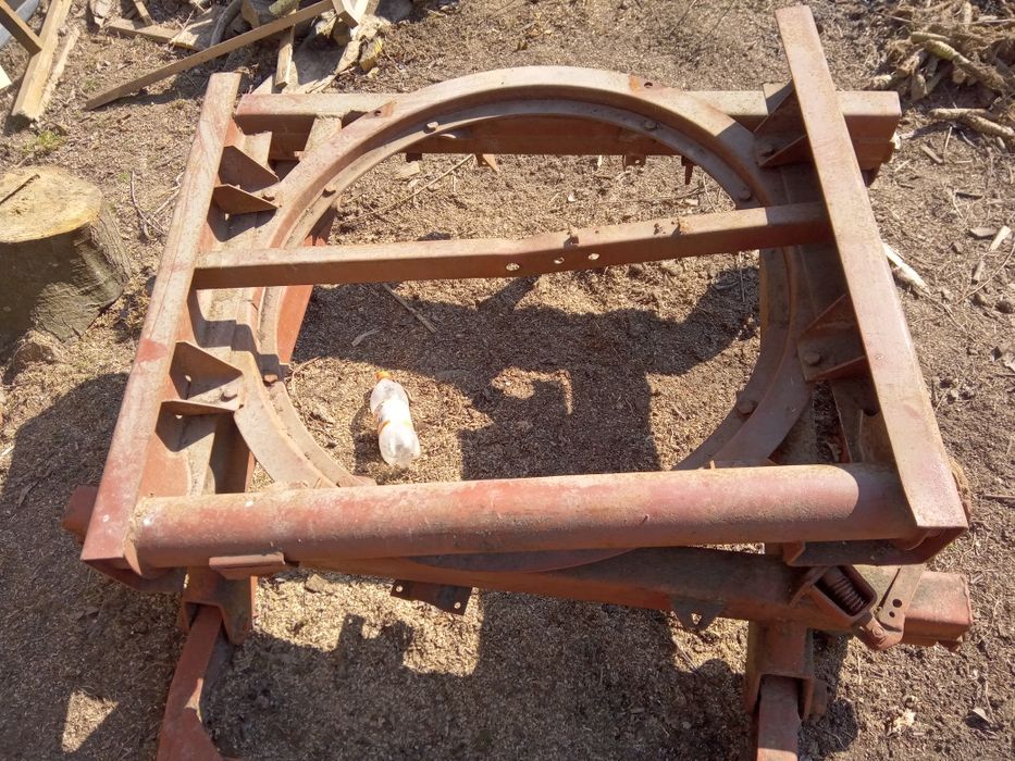 Продається круг в зборі з частиною рами.