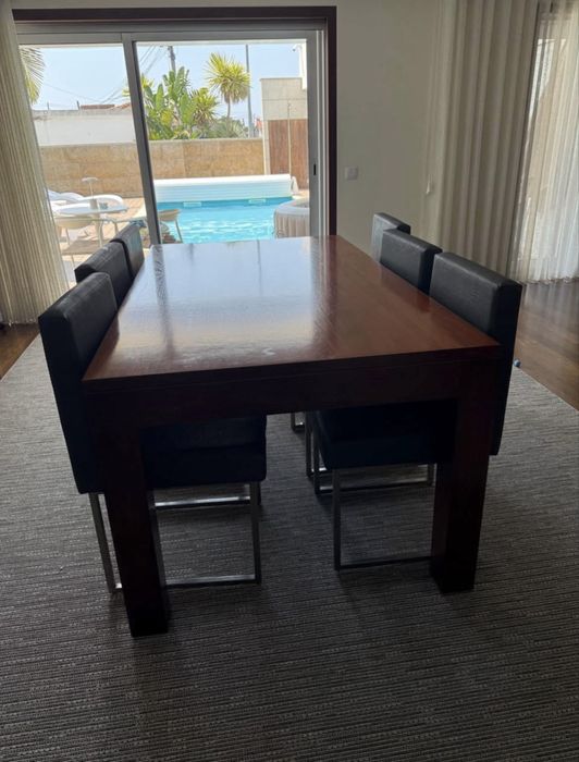 Mesa de Jantar Extensivel + 6 cadeiras