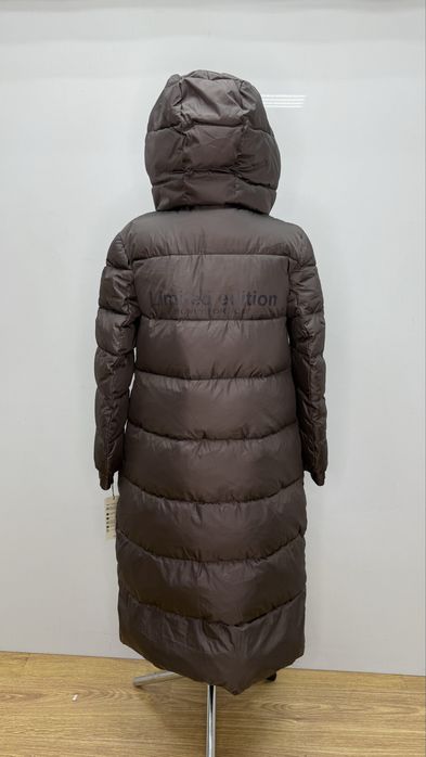 Жіночий подовженний пуховик CLASNA