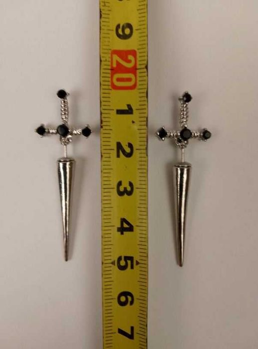 Сережки-гвоздики у вигляді меча (нові)