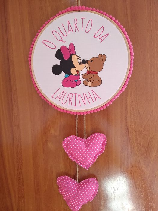 Personalização da porta do quarto do seu bebé