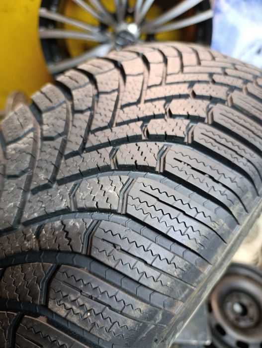 Шина 225/65/17 Bridgestone blizzak 6