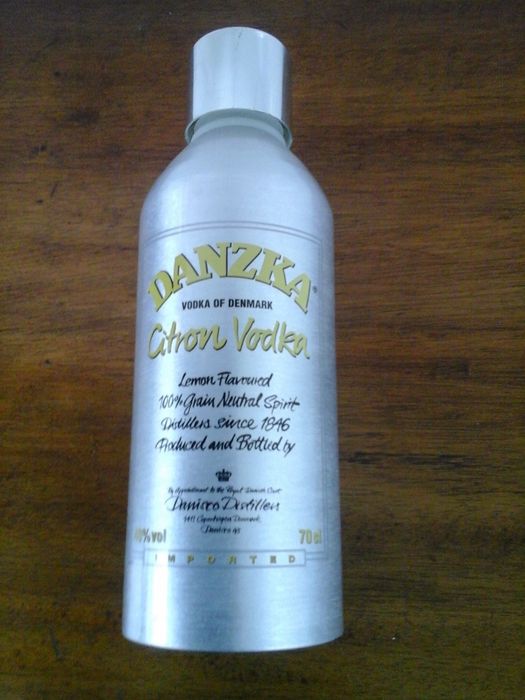 Garrafa de Vodka Citron DANZKA em alumínio, vazia