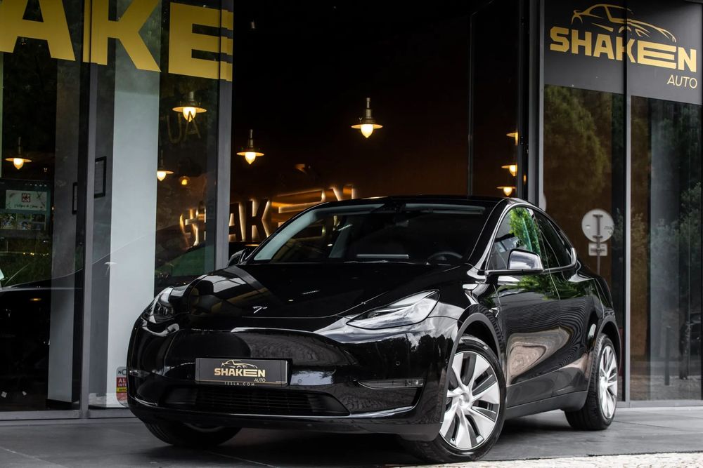 Tesla Model Y Long Range Dual Motor AWD
