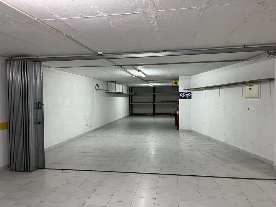 Vendo garagem como nova