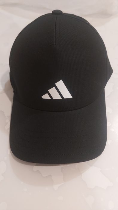 Шапка- Adidas привезена Європи