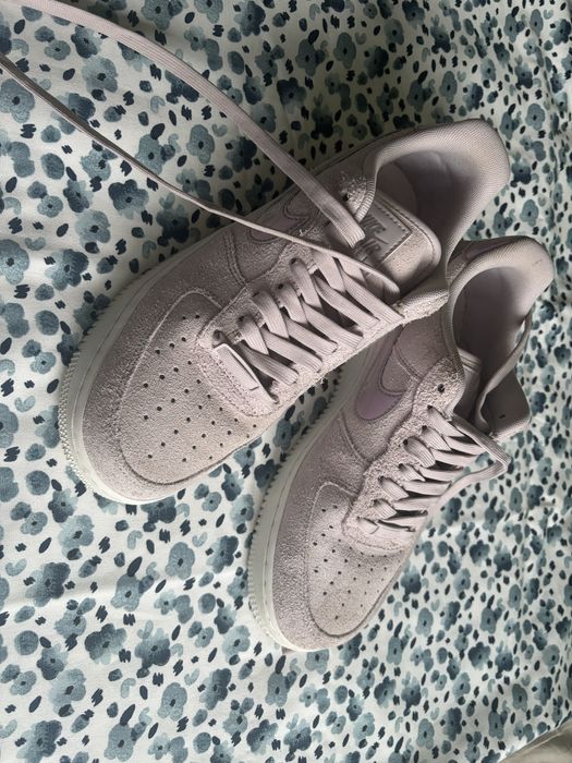 Nike air force 1 platinum violet