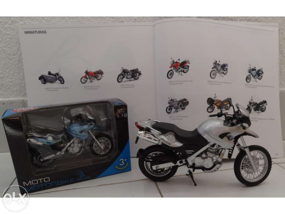 Motas em miniatura bmw f 650 gs cinzenta e azul