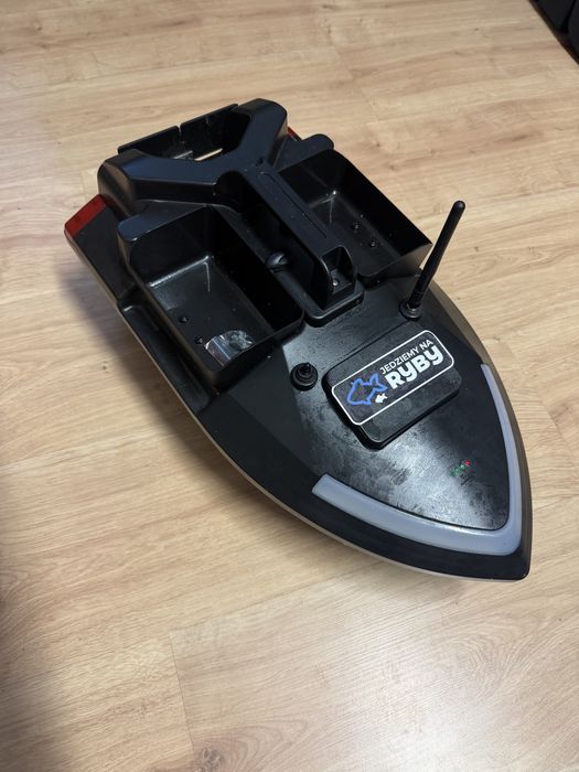 Łódka Zanętowa FLYTEC V020 GPS , Z Dwoma akumlatorami