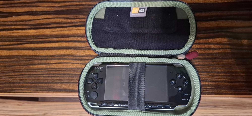 Zestaw Konsola PlayStation Portable + Gry i inne, Okazja !