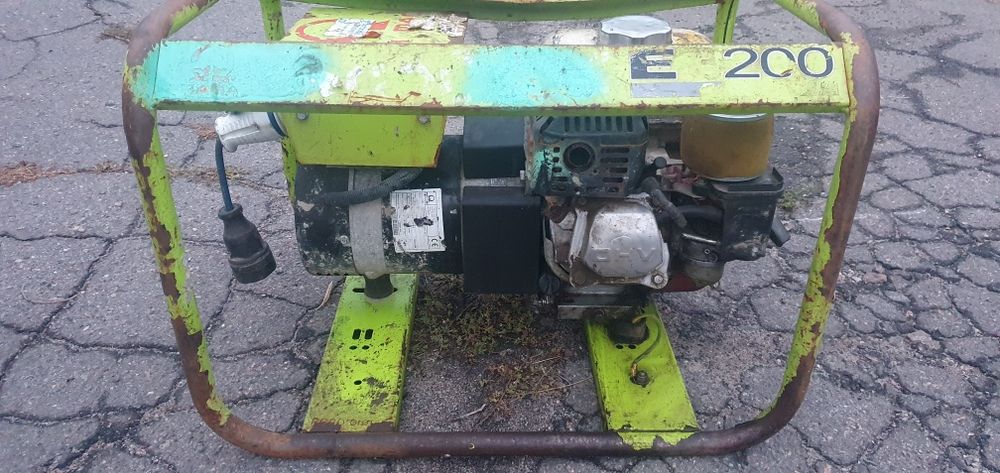 Генератор Honda Gx160. Ще продається звоніть.
