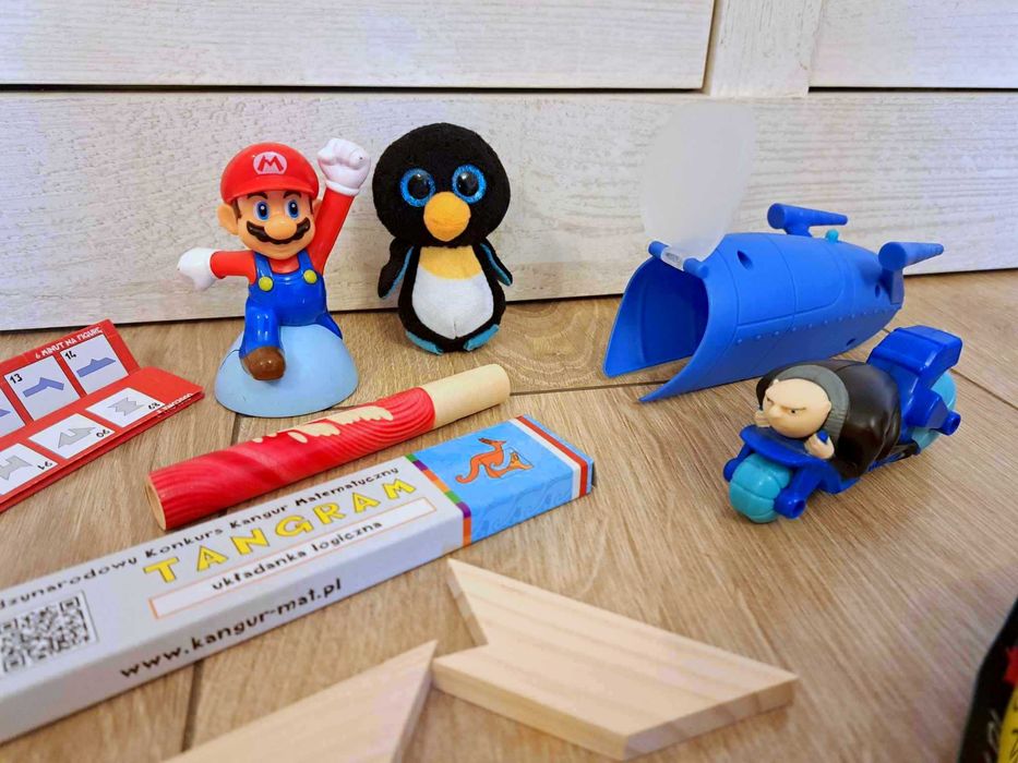 Zabawki pingwin Mario Drakula wampir