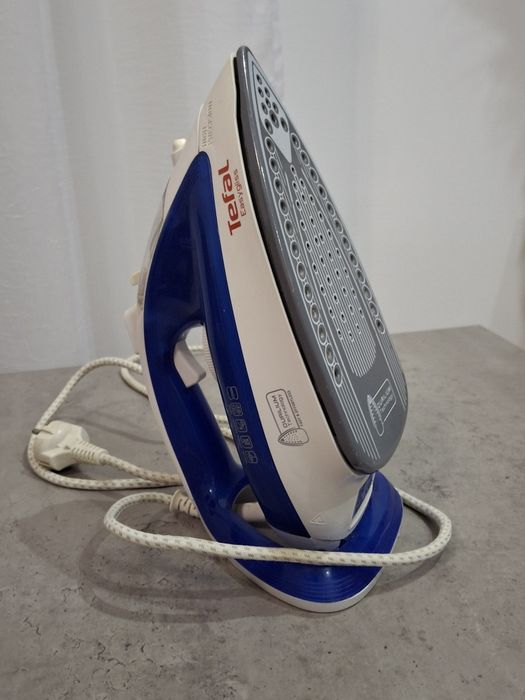 Tefal żelazko parowe FV4010