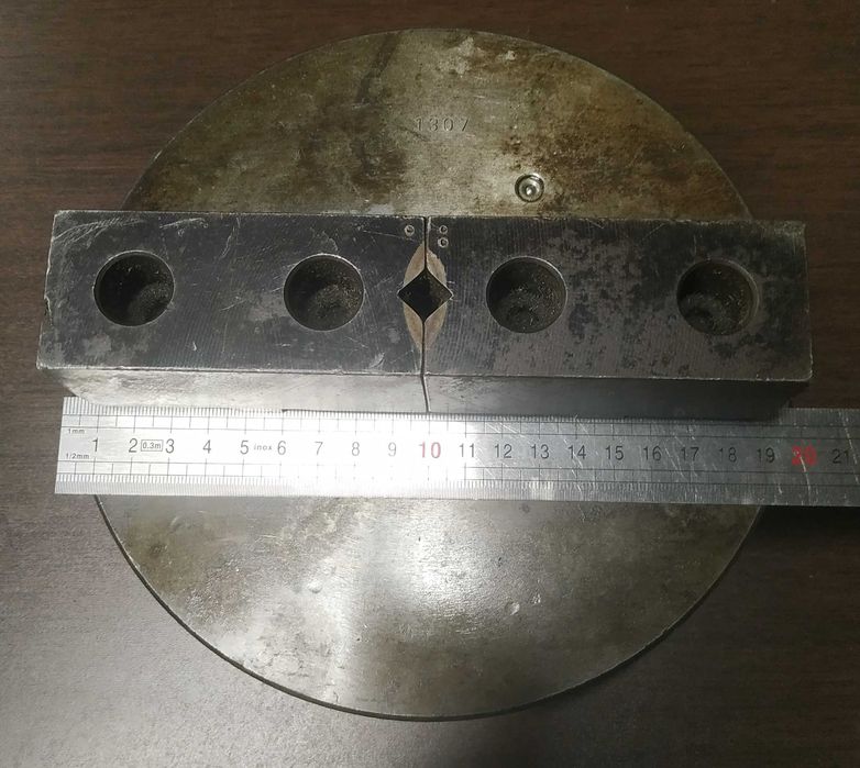 uchwyt tokarski BISON BIAL 200 dwuszczękowy