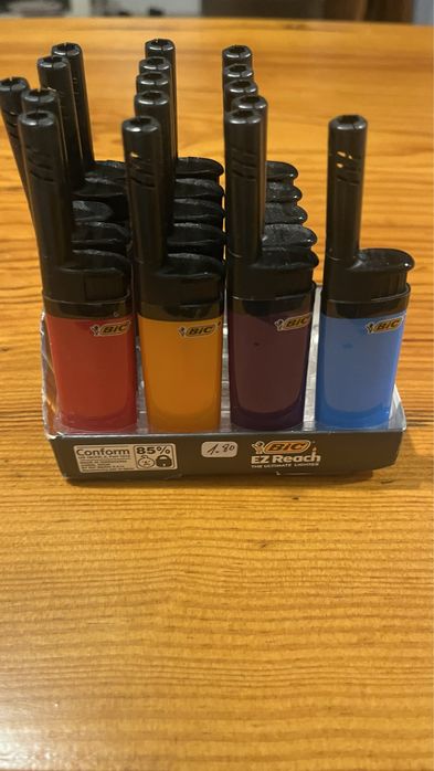 Isqueiros bic variados