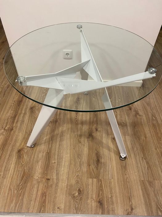 Mesa de tampo de vidro