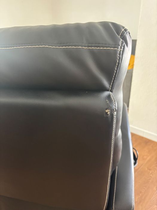 Poltrona / Cadeira de Massagem em Pele – Funcional
