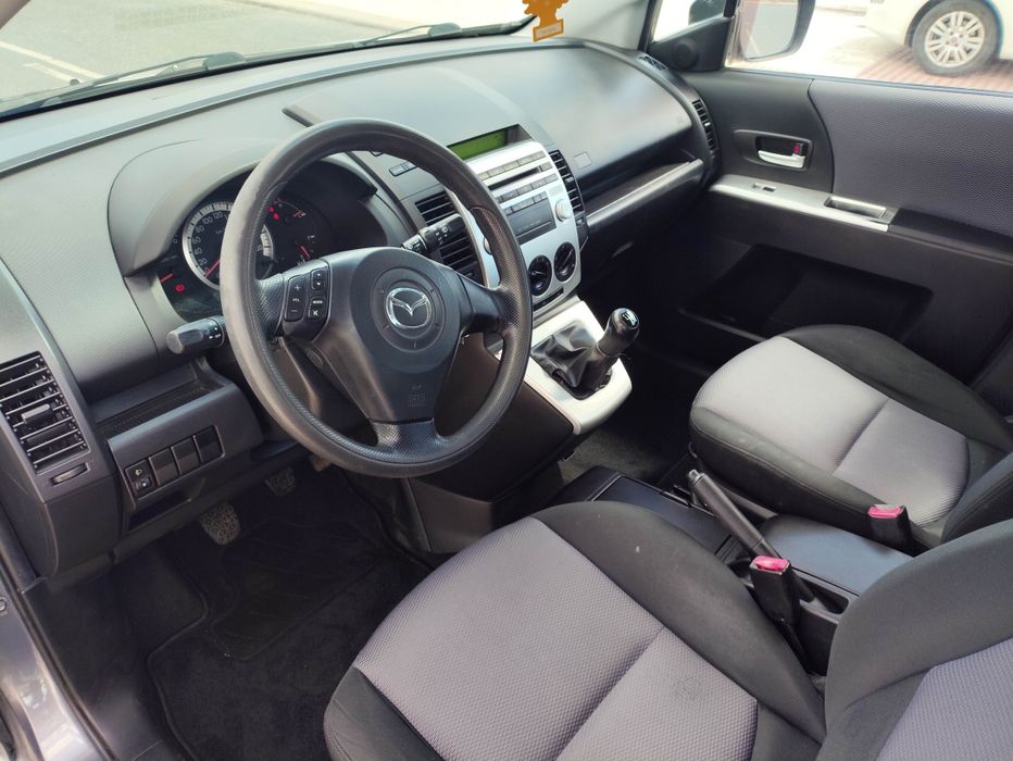 Mazda 5 com 7 lugares