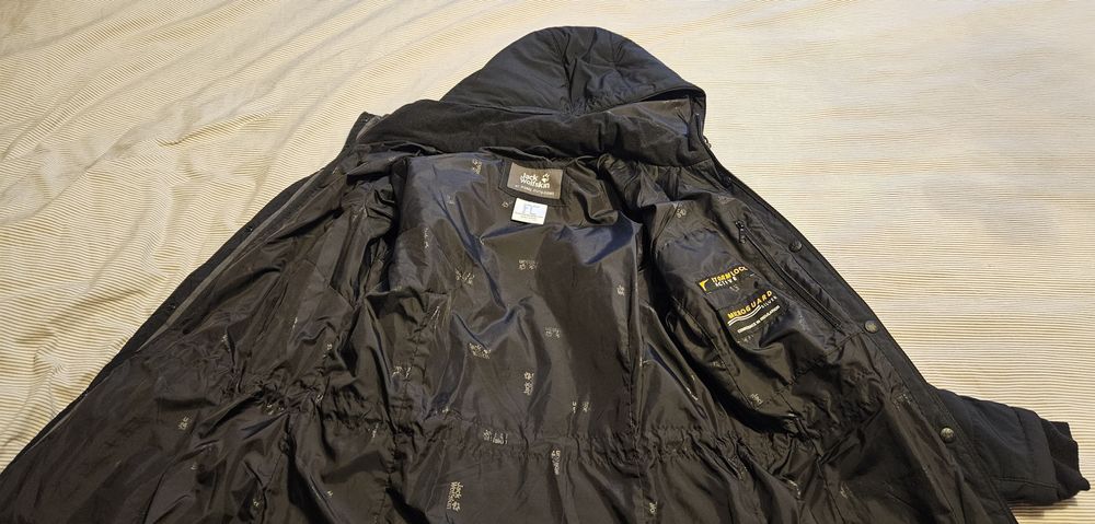 Płaszcz damski Jack Wolfskin czarny rozm S