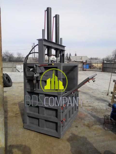 Прес для вторсировини 32 т