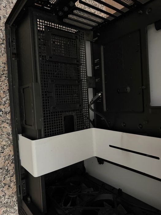 Caixa PC NZXT Branca/Preta com Vidro Temperado