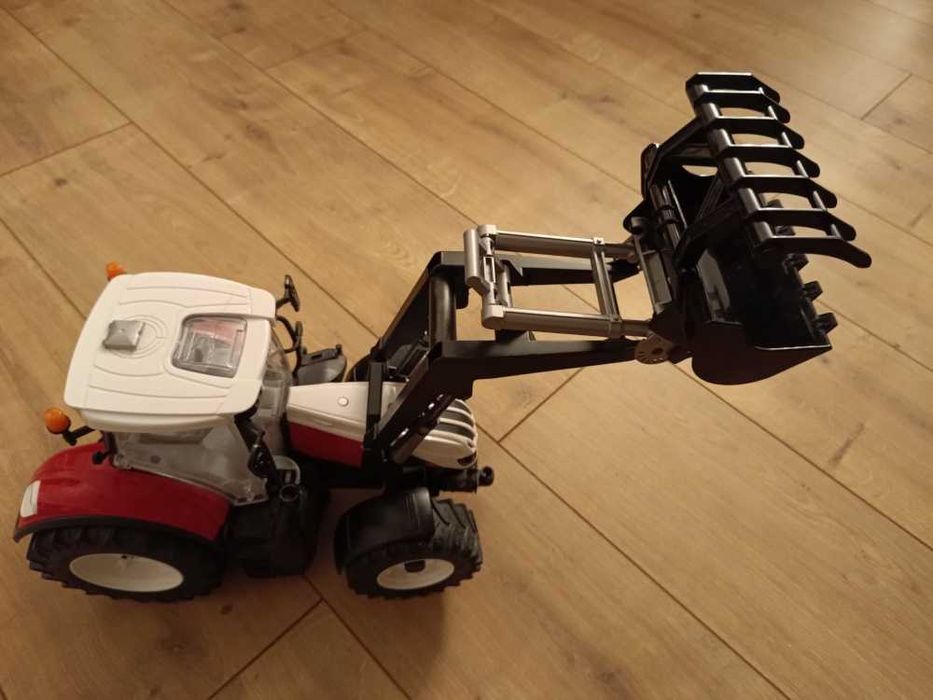 Traktor Bruder Steyr