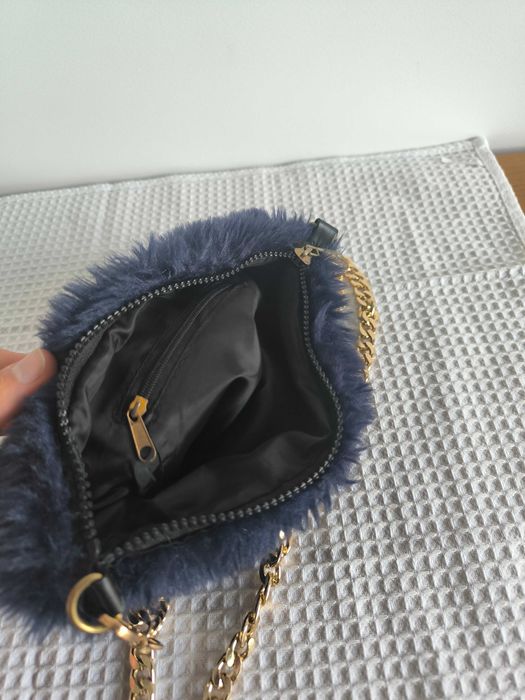 Mala de Ombro / Clutch em Pelo Sintético (Azul Escuro/Marinho)