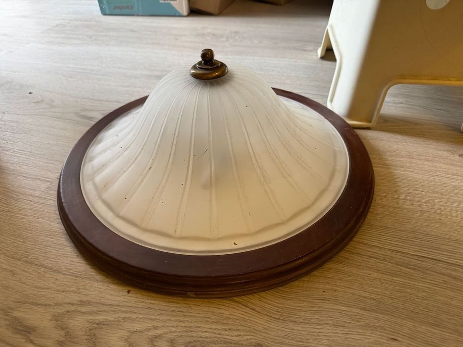 Conjunto 2 candeeiros de teto em vidro e madeira (plafons)