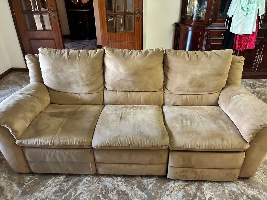 Sofá beje em bom estado