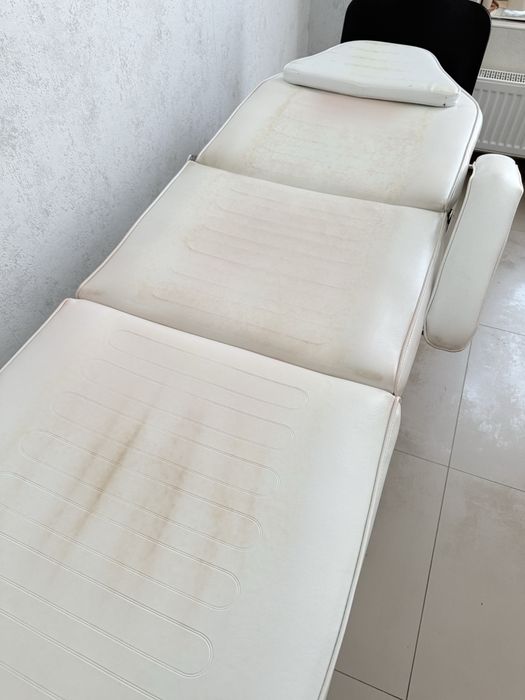 Продам кушетку  б/у , желательно самовывоз