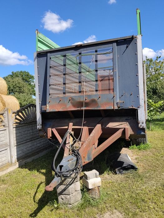 Przyczepy objętościowe do kukurydzy, trawy