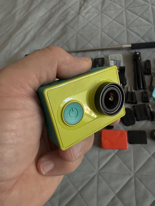 Экшин камера Xiaomi YI