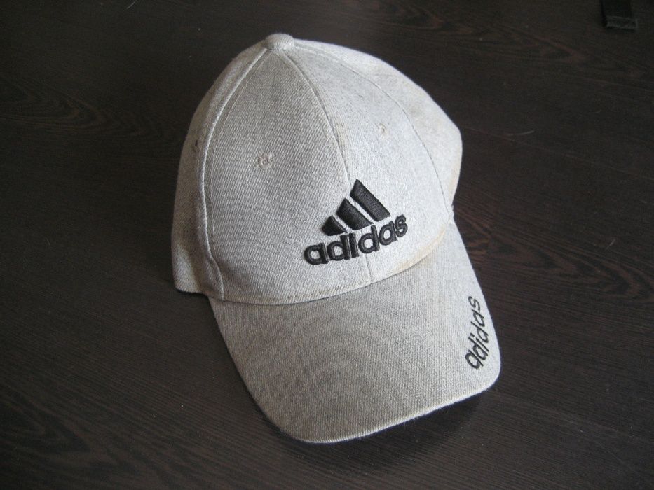 Boné Adidas cinzento