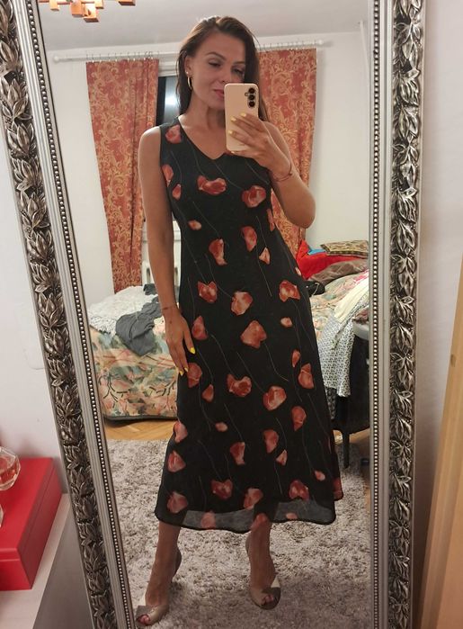 Letnia maxi czarna w czerwone kwiaty sukienka rozm. S, M