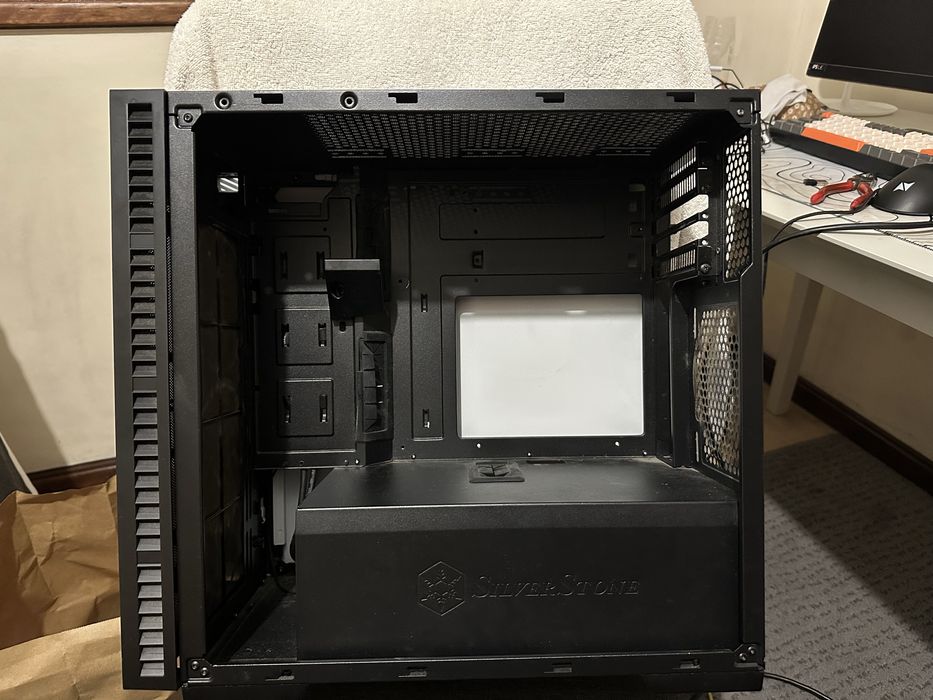 SilverStone Precision  RL08 — Caixa PC Micro ATX