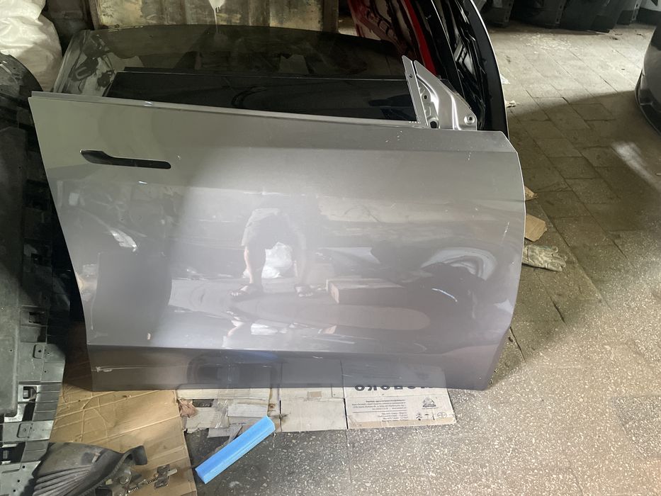 Двері праві тесла Y MY Tesla model y