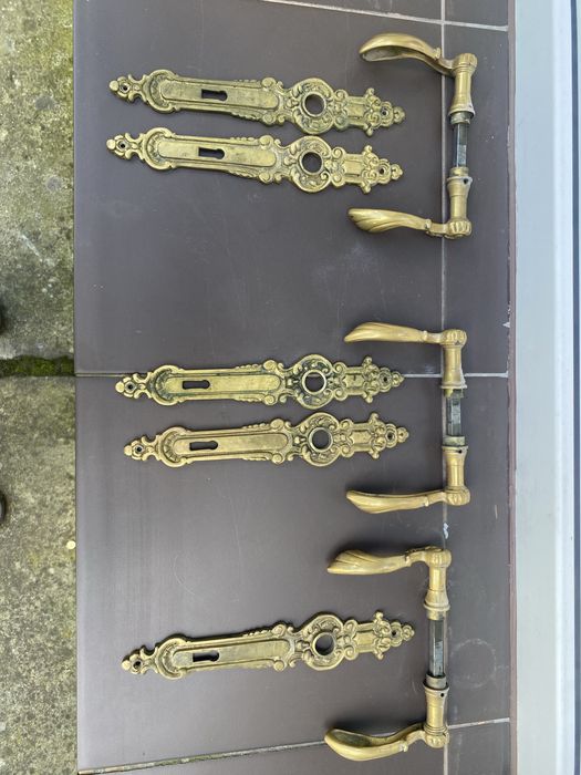 Okucia mosiezne do dzwi