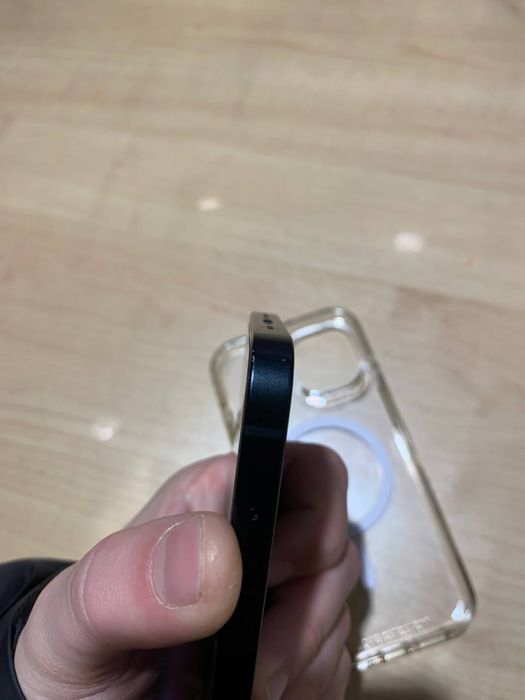 Продам 13 айфон на 128 гб в хорошому стані.