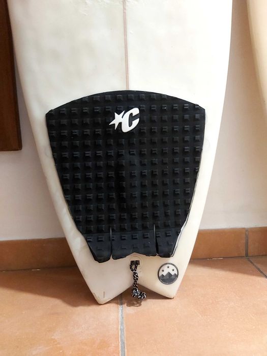 Pranchas de surf com alguns danos