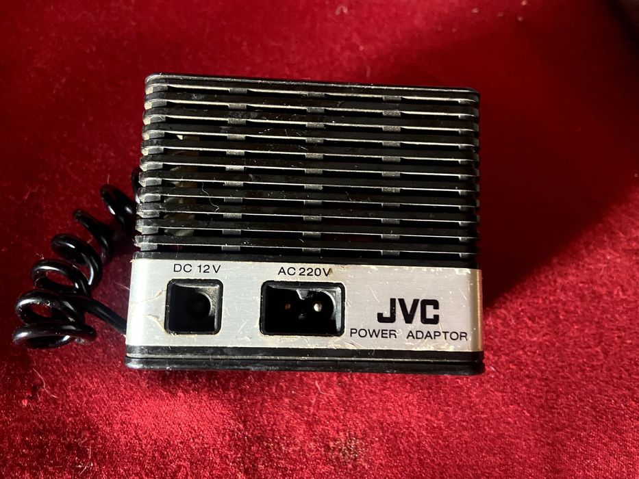 Para colecionadores- TV-Radio JVC 3050EU