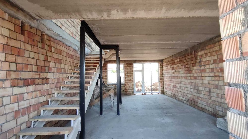 Таунхаус в центре Таирово с бассейном и патио зоной