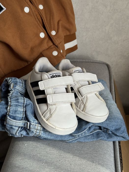 Дитячі кросівки adidas 12,5 см