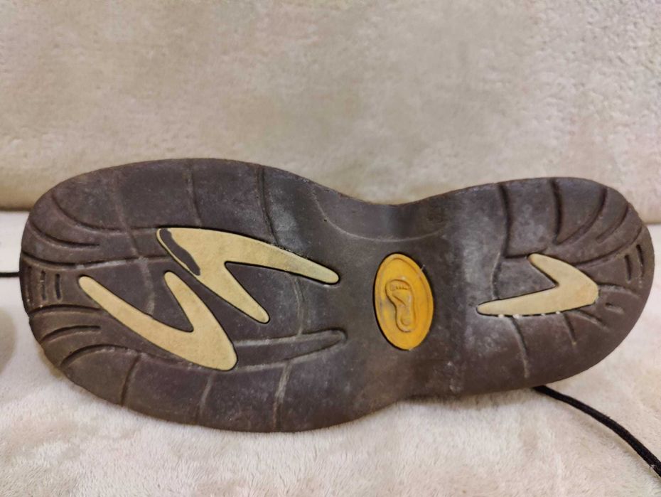 Sapatos 100% pele natural tam. 42 em bom estado