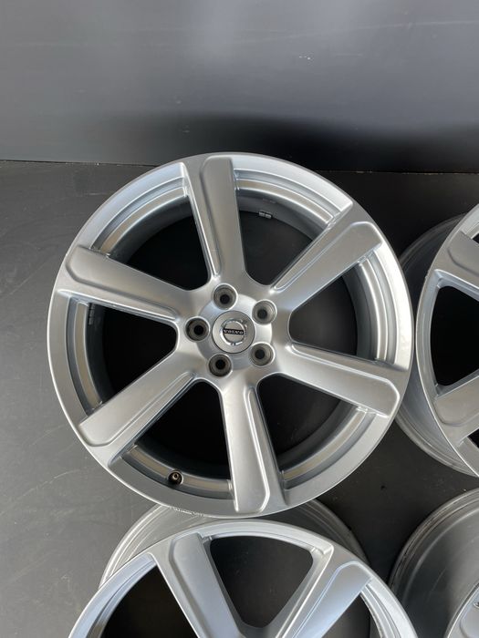 Felgi aluminiowe 19 cali 5x108 et 42,5 8J Volvo XC60 XC90