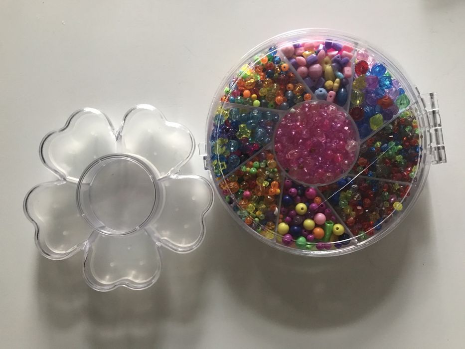 Conjunto/ kit de missangas várias e tintas texteis