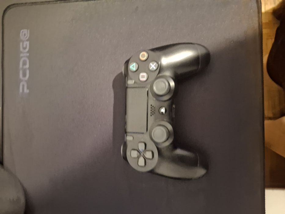 Playstation 4 Pro excelente estado