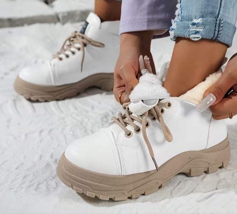 Ботінки 37 р. Нові.